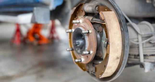 How to Adjust Drum Brakes on a Trailer | 9 Steps to Follow