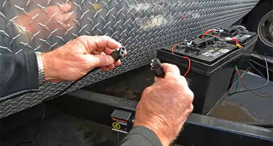 Tips to Keep Your Trailer Battery-Powered Up and Healthy