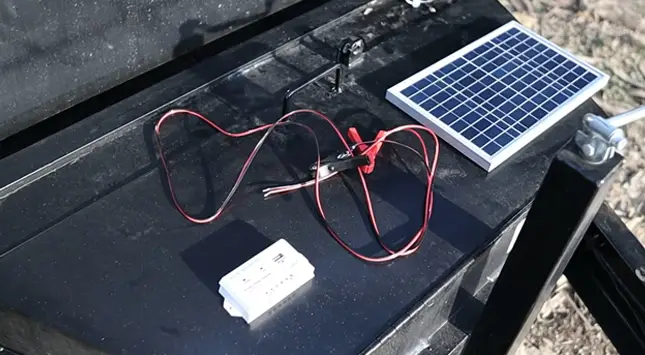 Best Solar Battery Charger for Dump Trailer: Top 5 in 2022