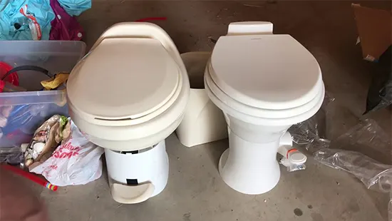 Differences Between RV Toilet Porcelain vs Plastic